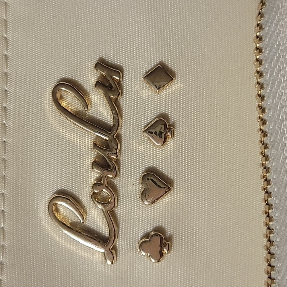 NWOT Loulu Beige Ivory Cream Crossbody Purse Bag Detachable Strap 3 Zip Pockets - Picture 2 of 10
